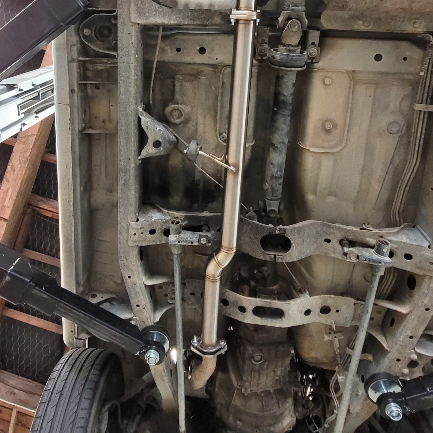 Ford Courier 1998-2006 2.5" Mid Pipe